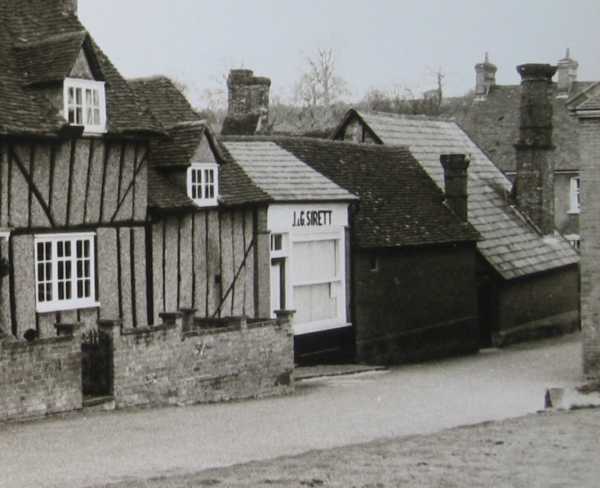 600x488 pixels (29K)