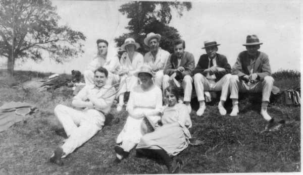 600x347 pixels (26K)