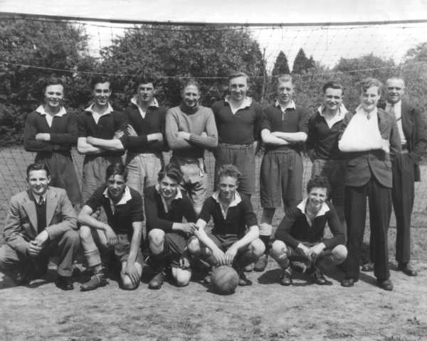 600x480 pixels (35K)