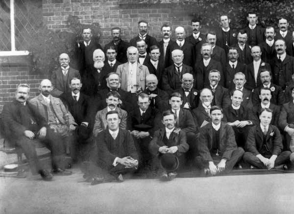 600x436 pixels (33K)