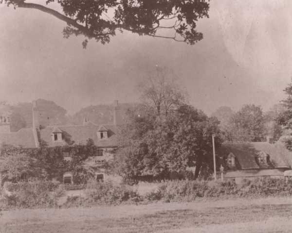 600x480 pixels (25K)