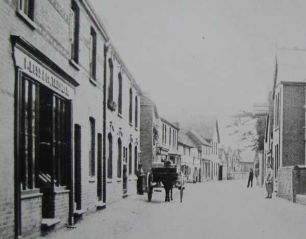 600x468 pixels (22K)